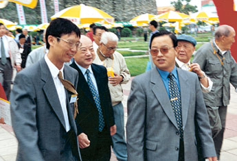領(lǐng)導視察